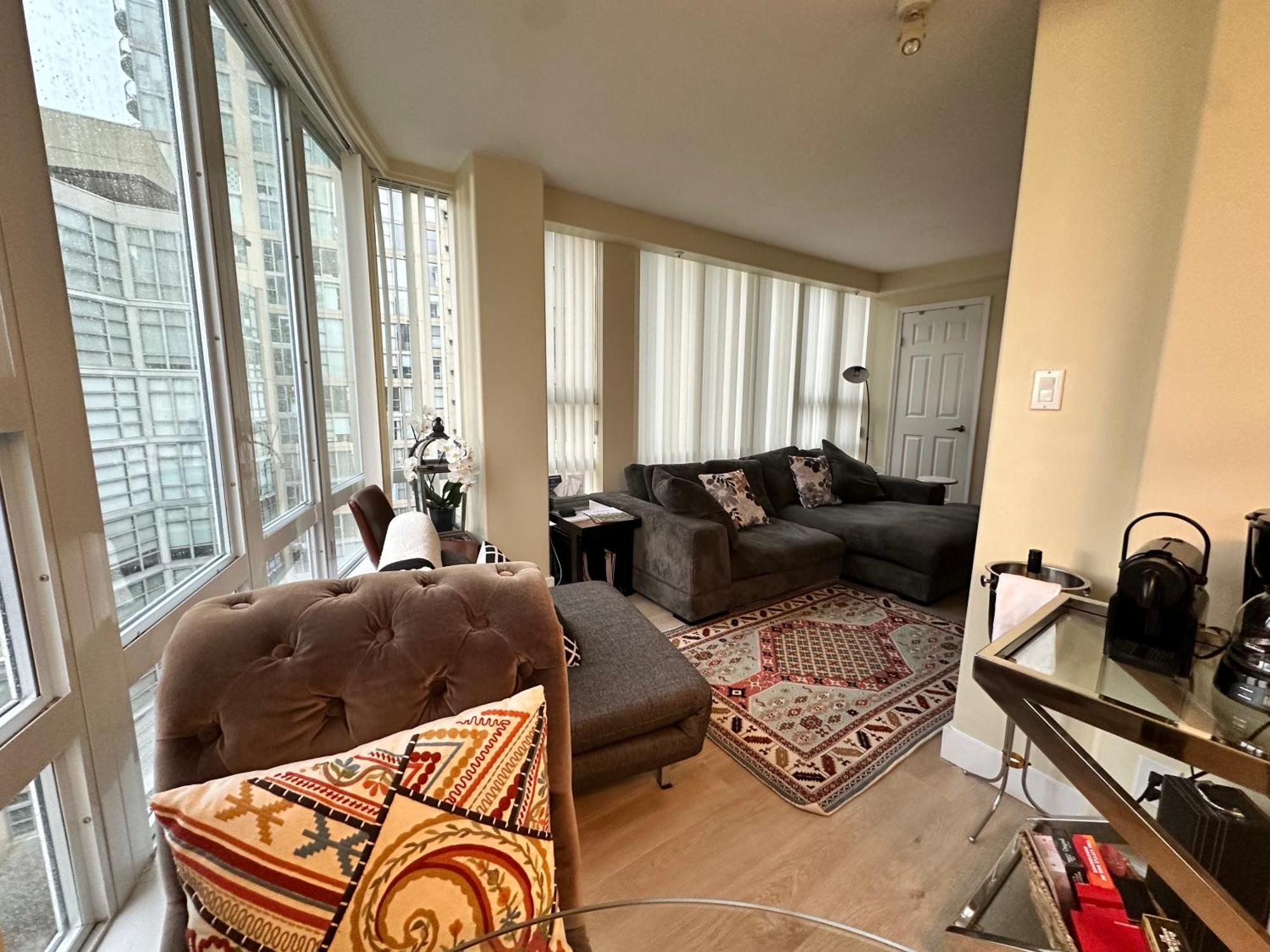 Penthouses Of Beach Ave แวนคูเวอร์ ภายนอก รูปภาพ