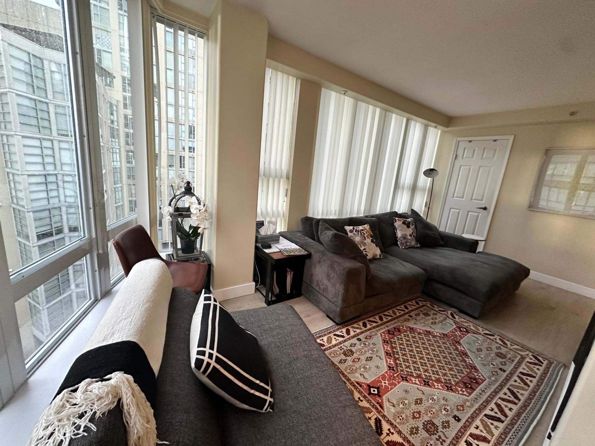 Penthouses Of Beach Ave แวนคูเวอร์ ภายนอก รูปภาพ
