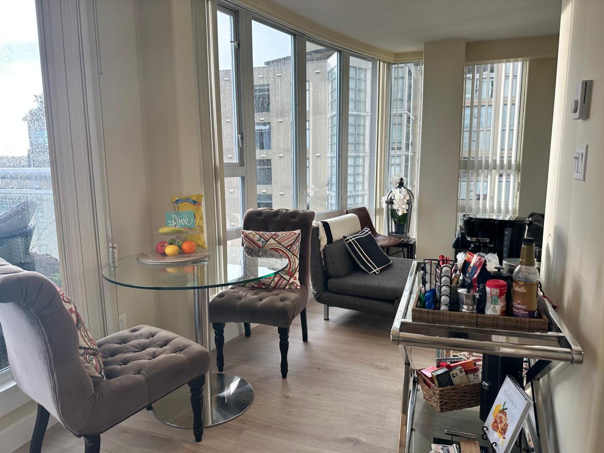 Penthouses Of Beach Ave แวนคูเวอร์ ภายนอก รูปภาพ