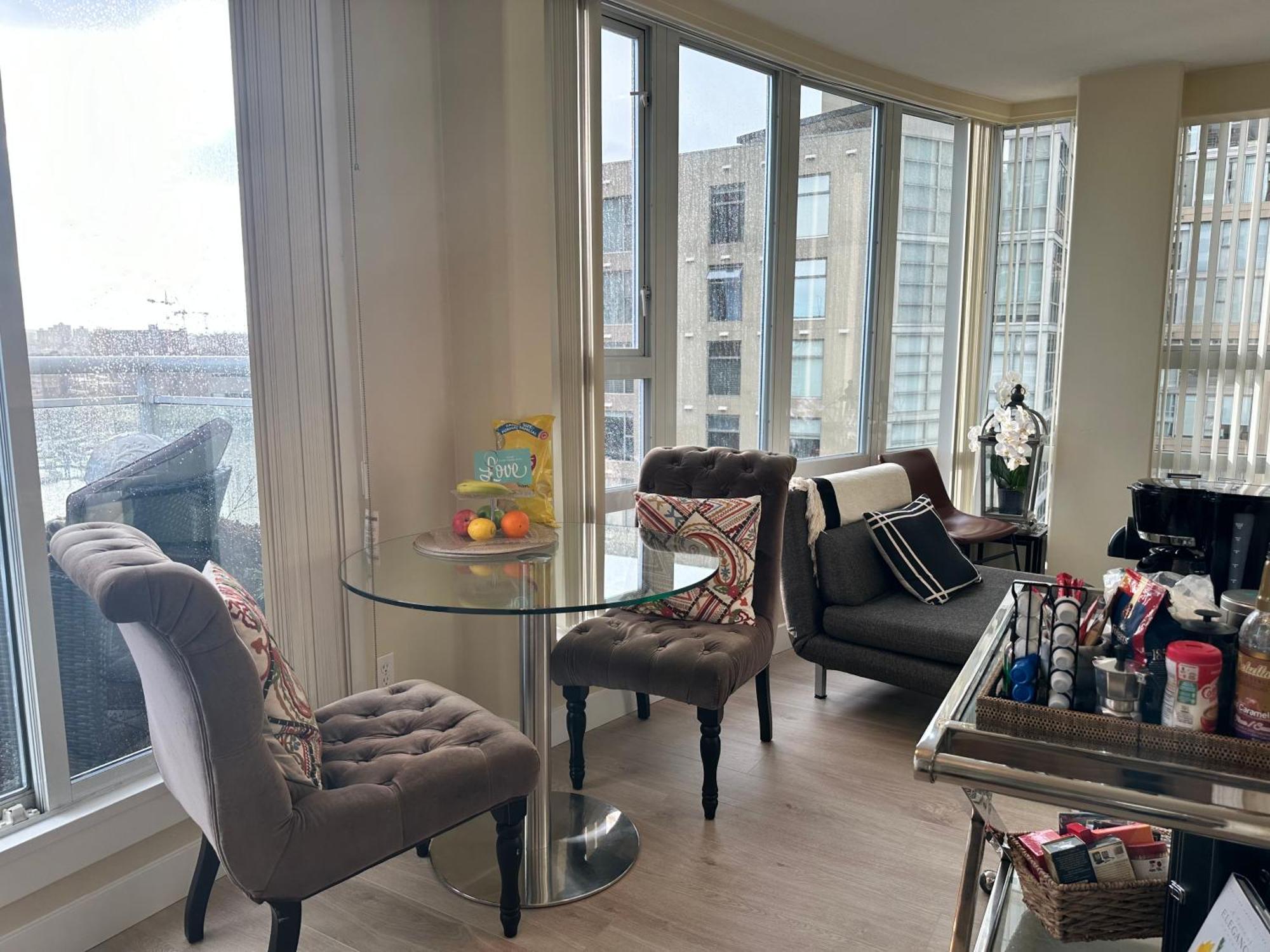 Penthouses Of Beach Ave แวนคูเวอร์ ภายนอก รูปภาพ