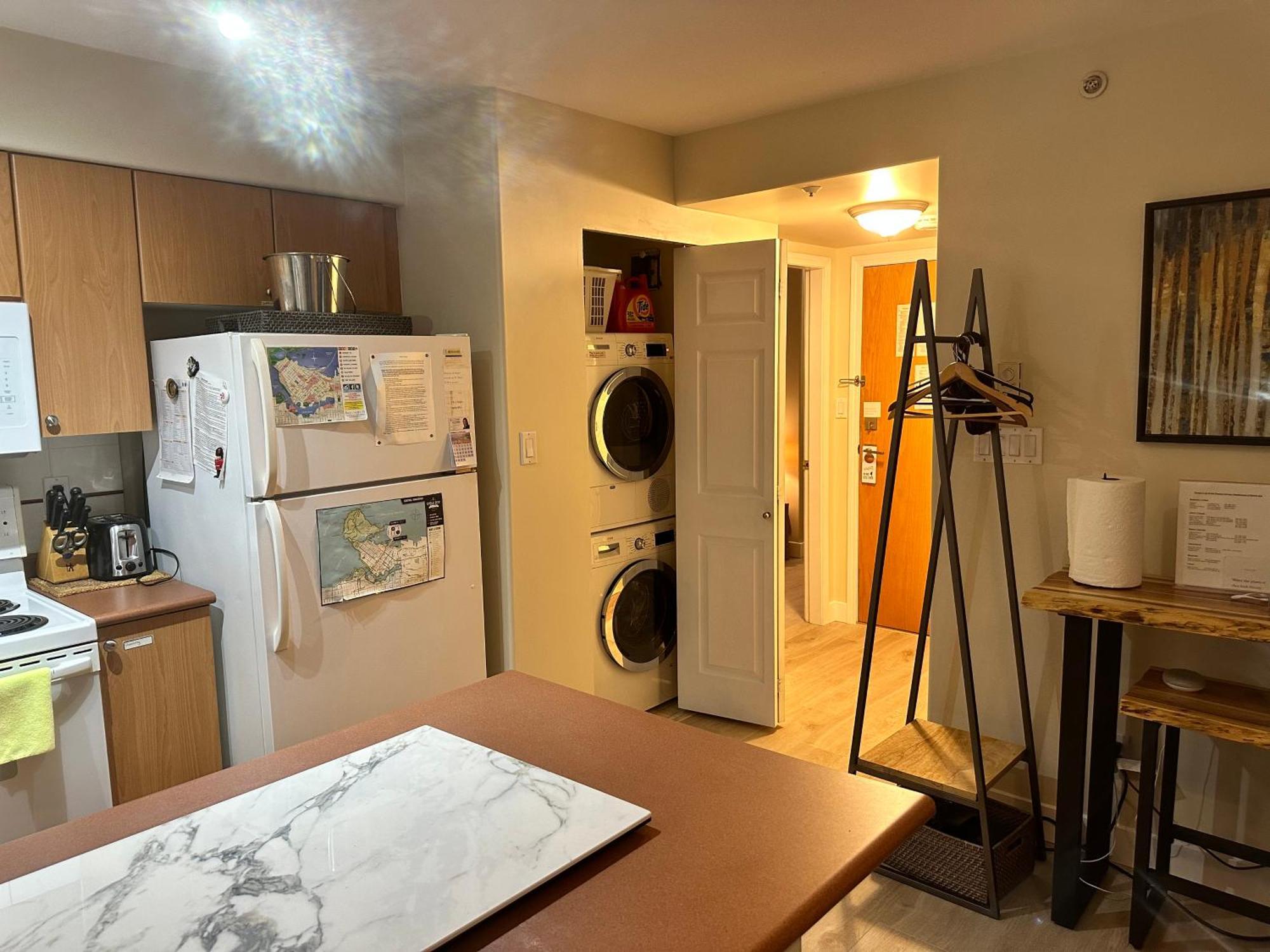 Penthouses Of Beach Ave แวนคูเวอร์ ภายนอก รูปภาพ