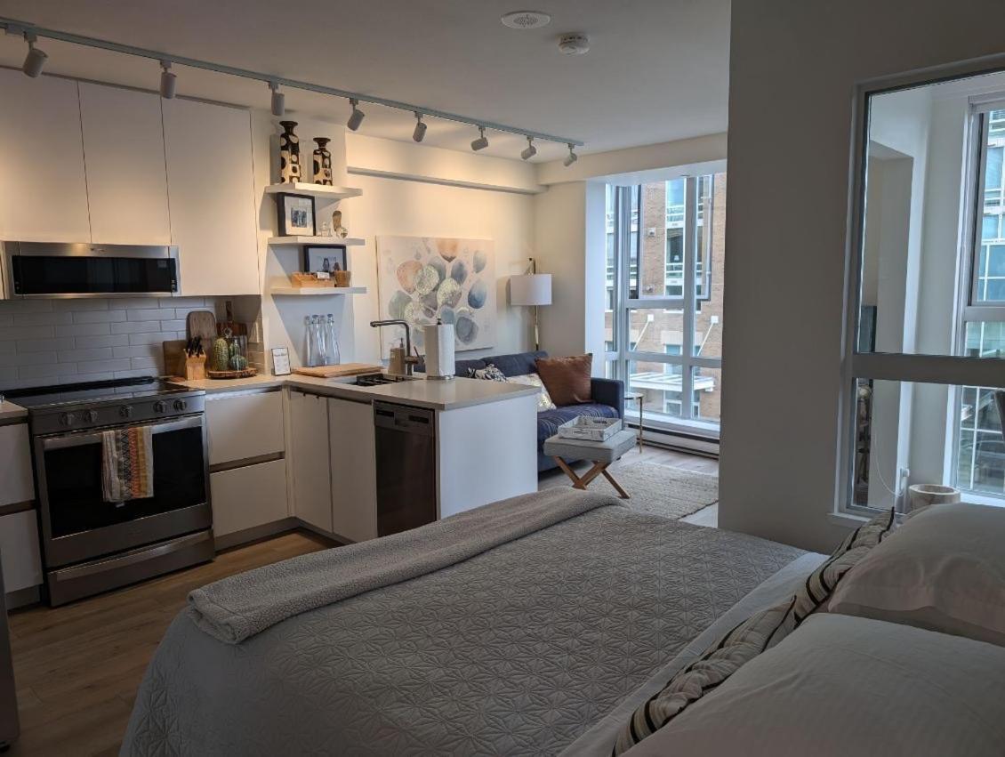 Penthouses Of Beach Ave แวนคูเวอร์ ภายนอก รูปภาพ