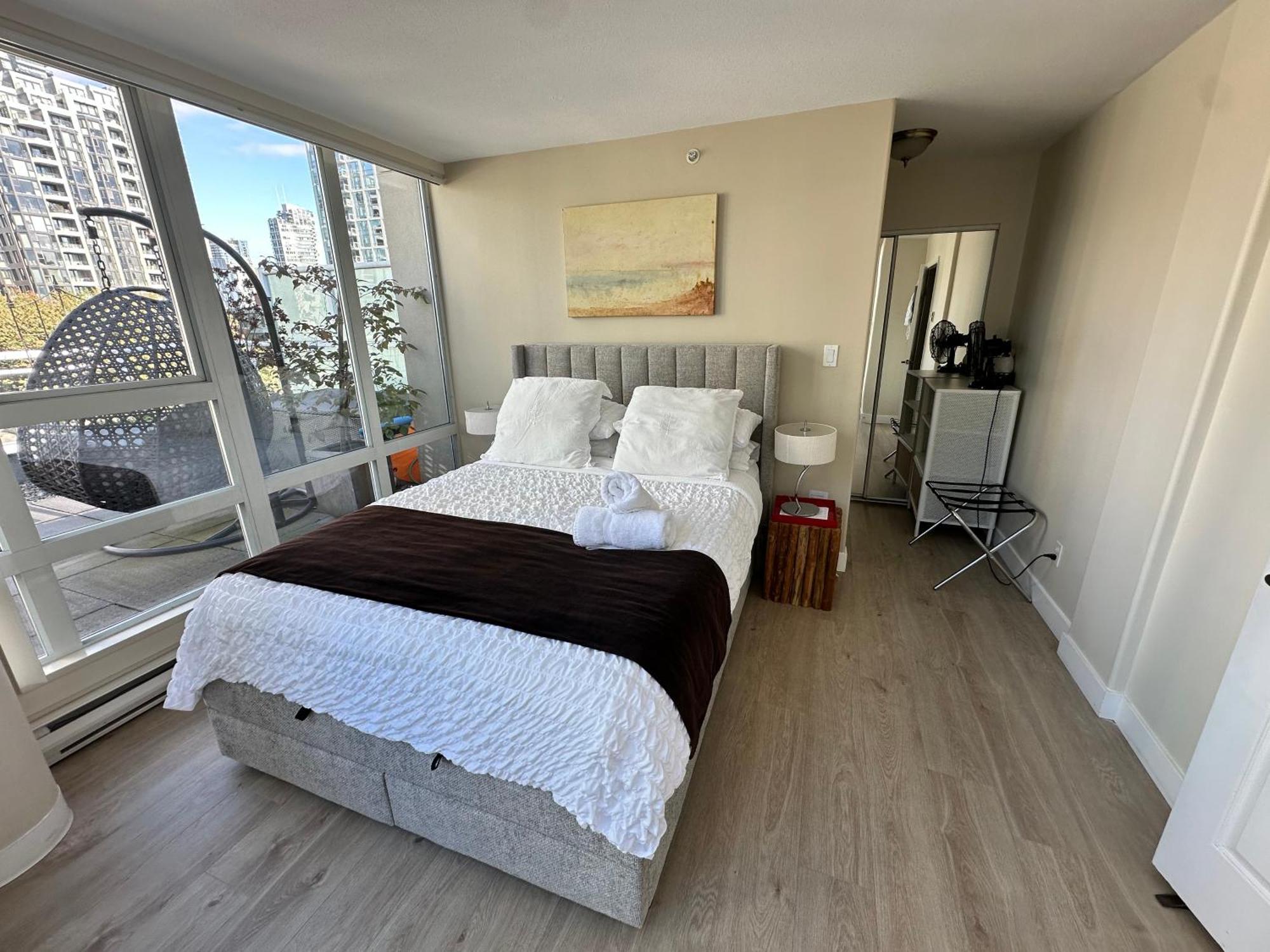 Penthouses Of Beach Ave แวนคูเวอร์ ภายนอก รูปภาพ